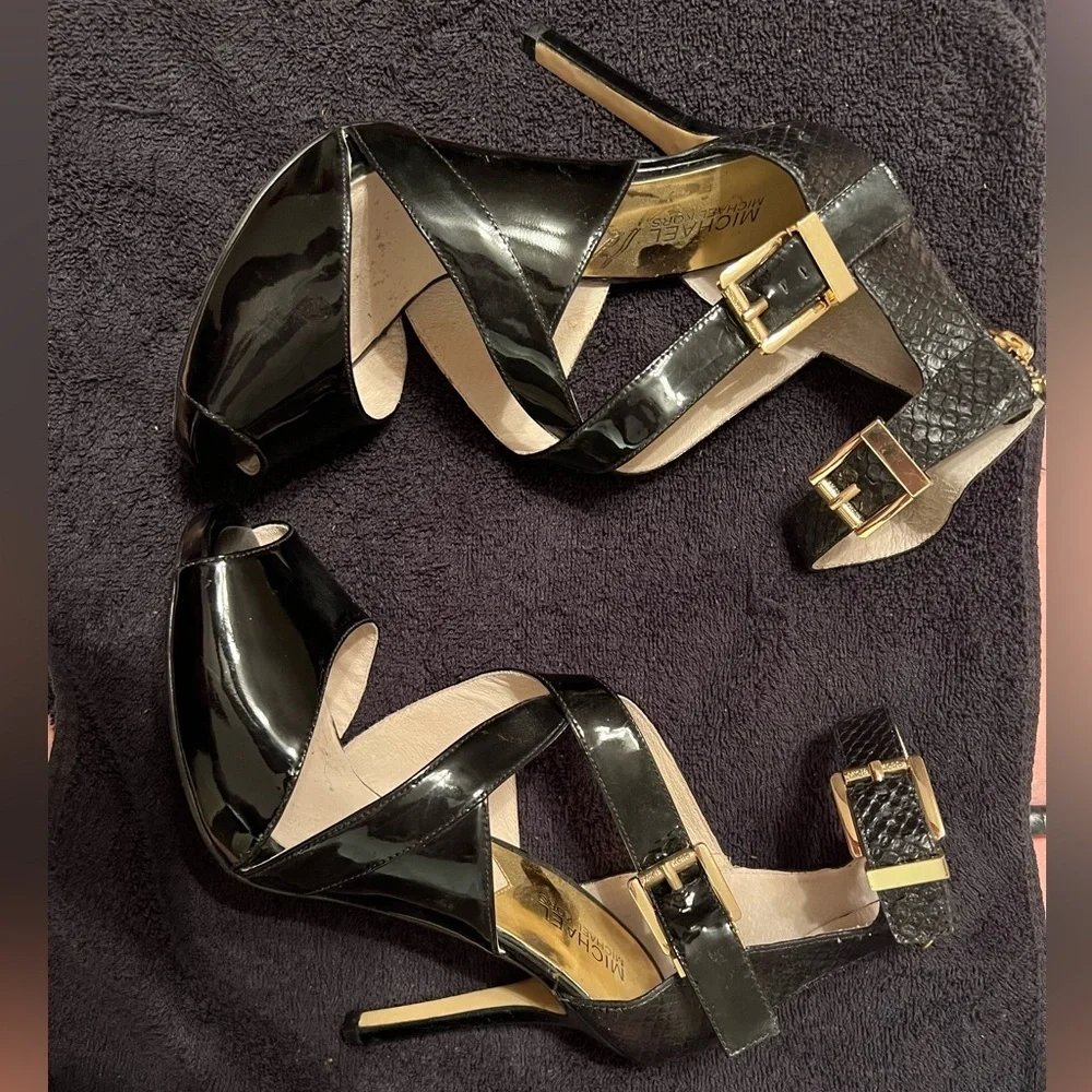 Michael Kors Tamara Women's Black Patent Leather Open Toe Heels Shoes, size 9.5